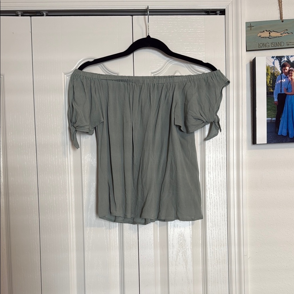 Full Tilt Green Ruched Tie Front Blouse